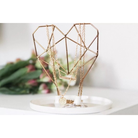 IMM Living Coxet Wire Heart Ceramic Jewelry Holder - Picture 3 of 3